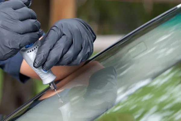 Auto Glass for West Midtown's Lofts, Studios & Fleets