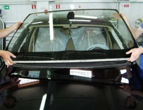 Why You Should Fix a Cracked Windshield Immediately (and What Happens If You Wait)