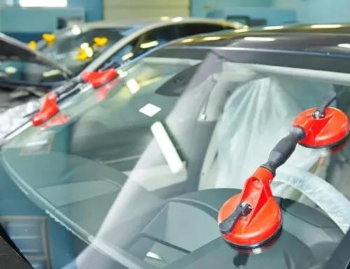 How to Choose the Best Auto Glass Service in Atlanta