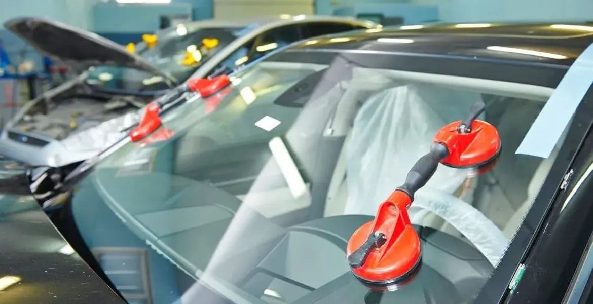 How to Choose the Best Auto Glass Service in Atlanta