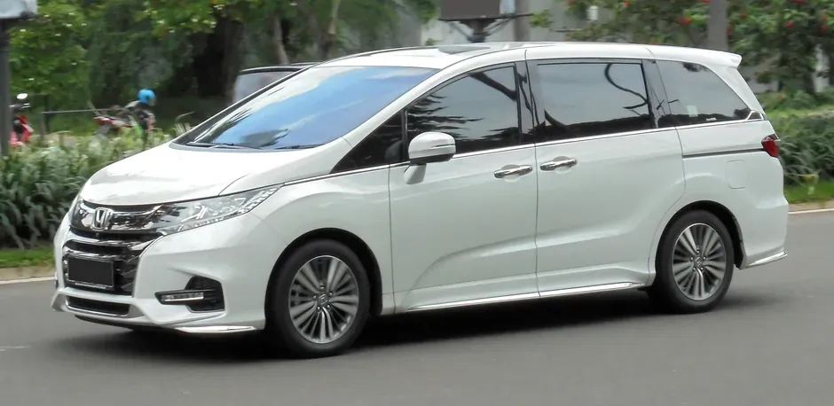 Honda Odyssey windshield repair & replacement in Atlanta, GA