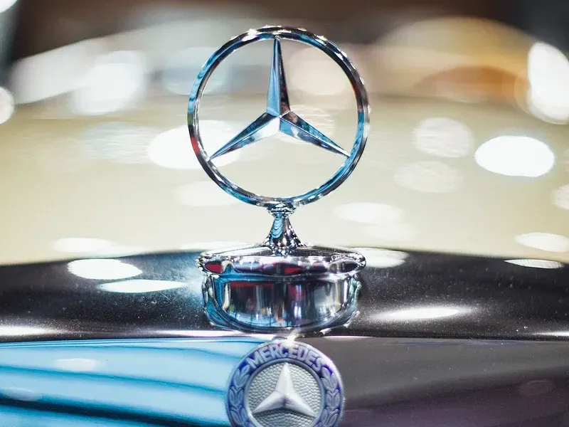 Mercedes-Benz windshield repair & replacement in Atlanta, GA