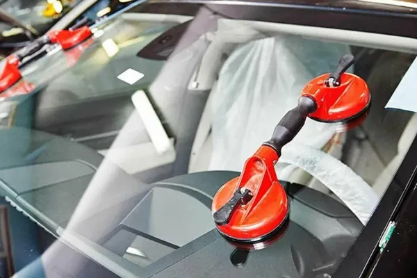 Mobile Windshield Repair & Replacement in Atlanta: We Come to You