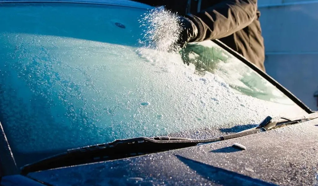 Seasonal Auto Glass Care Tips for Atlanta Drivers