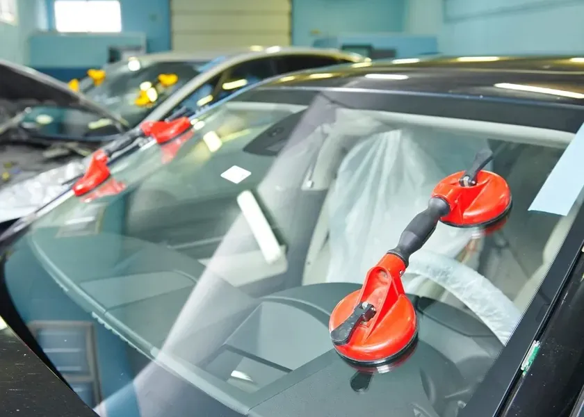 The Complete Guide to Auto Glass Repair in Atlanta: DIY vs. Professional Services