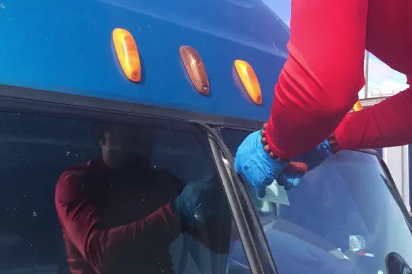 Semi-truck windshield repair that keeps you legal