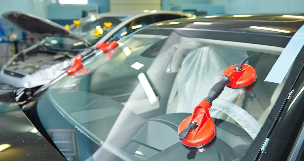 How to Choose the Best Auto Glass Service in Atlanta